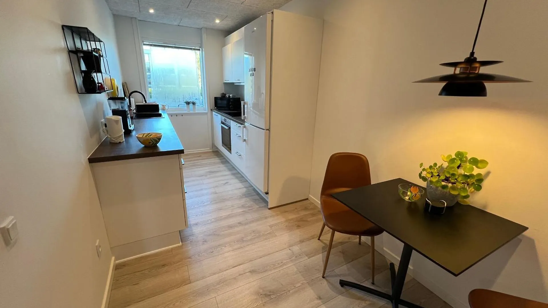 Nyrenoveret Lejlighed Med Balkon Og Parkering Esbjerg Apartment